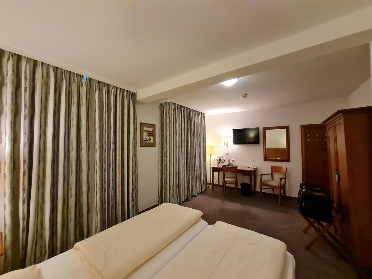 Hotel Waldquelle - Baumhaushotel Эрцен Экстерьер фото