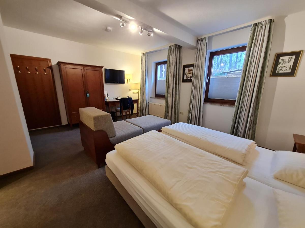 Hotel Waldquelle - Baumhaushotel Эрцен Экстерьер фото
