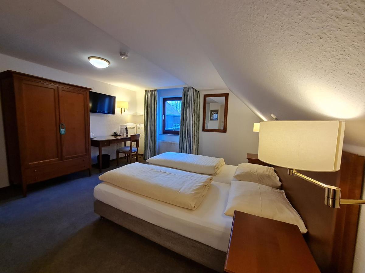 Hotel Waldquelle - Baumhaushotel Эрцен Экстерьер фото